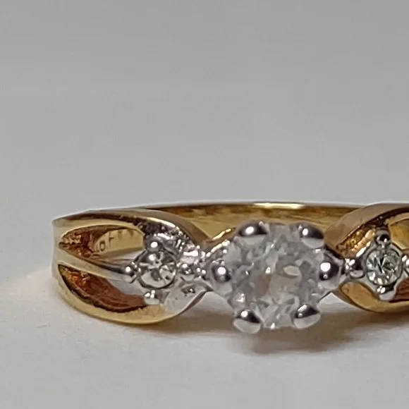 Vintage Gold Tone And Clear Stone Ring Size 5.75 - Picture 3 of 14
